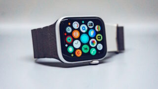 Apple Watch (Photo by Simon Daoudi on Unsplash)