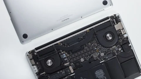 Laptop Repairs (Photo by Nikolai Chernichenko on Unsplash)