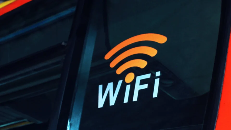 Wi-Fi symbol (Photo by Dreamlike Street on Unsplash)